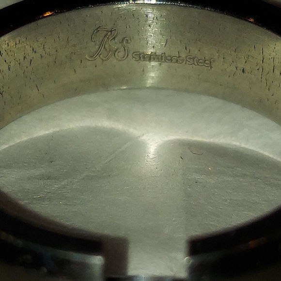 MENS BS STAINLESS STEEL WEDDING BAND BEVELED EDGES BAND HAS GAP W/ STONE SIZE 12 - Picture 8 of 8